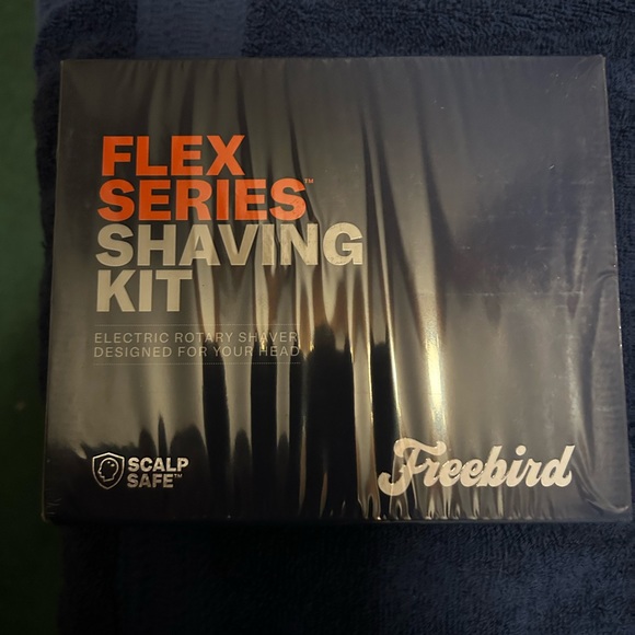 Flex series shaving kit. - Picture 2 of 3